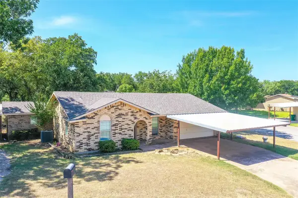 1715 Timberlane Street, Jacksboro, TX 76458