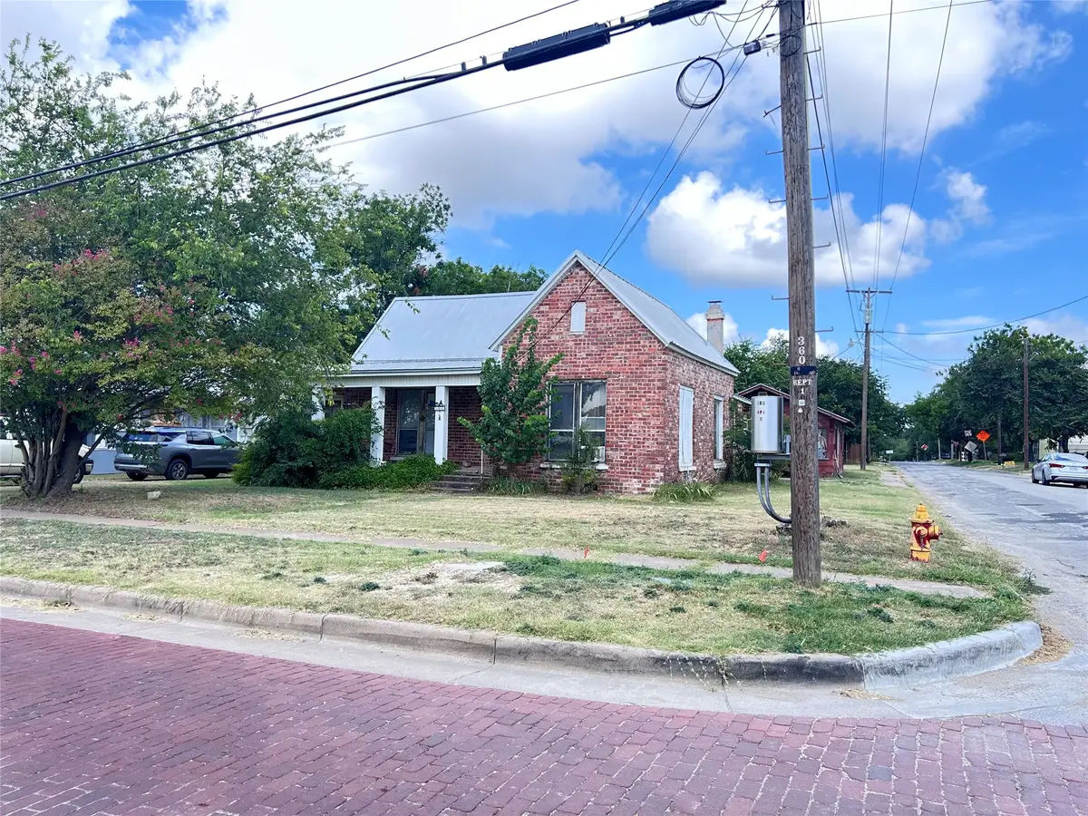 360 Grafton Street, Dublin, TX 76463 - #1