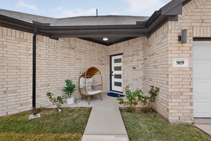 909 Marcellus Court, Arlington, TX 76011 - #3