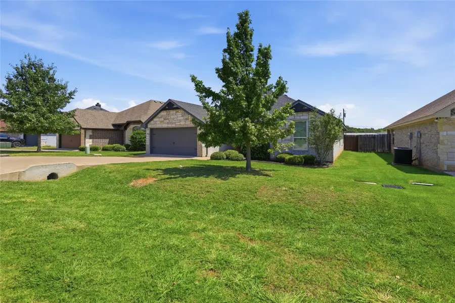 451 Silverton Drive, Granbury, TX 76049 - #2