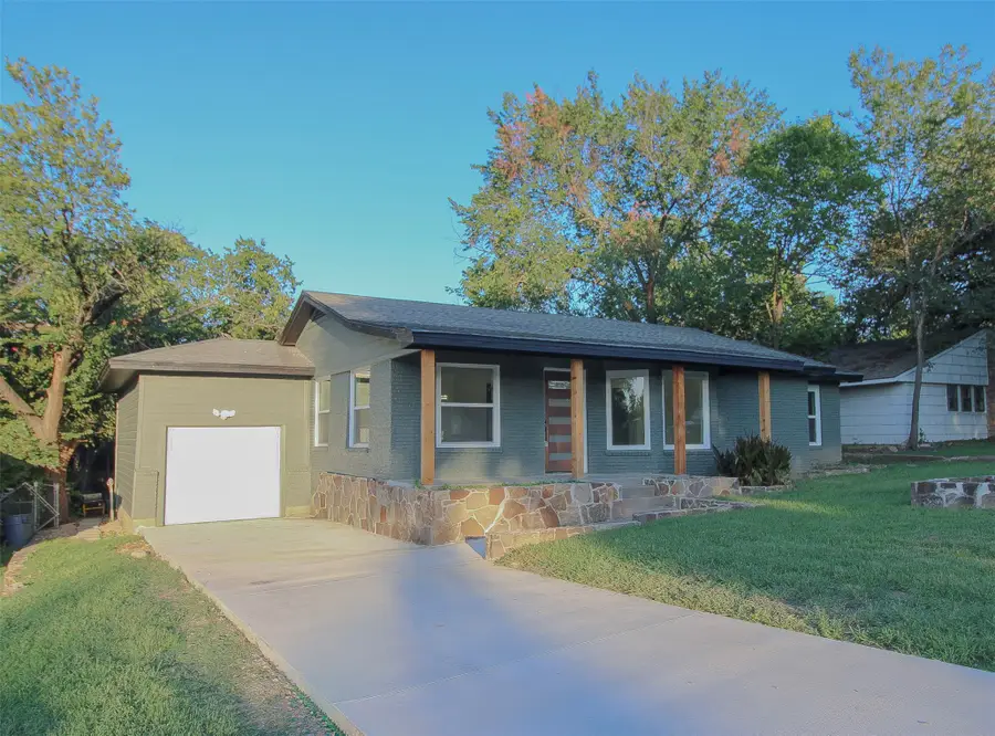 4809 Ridge Circle, Benbrook, TX 76126 - #2
