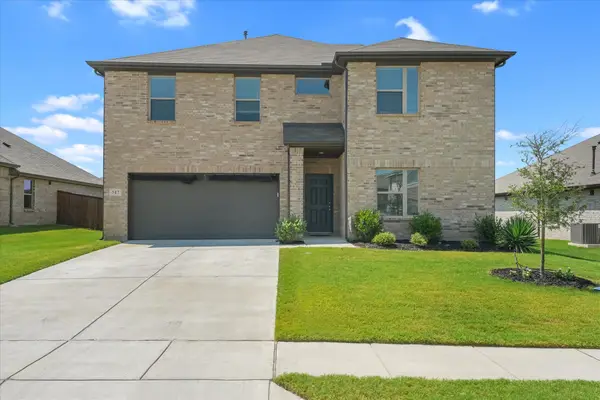 517 Brook View Drive, Van Alstyne, TX 75495
