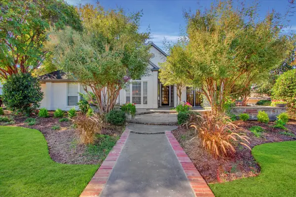 205 Oakmont Drive, Trophy Club, TX 76262