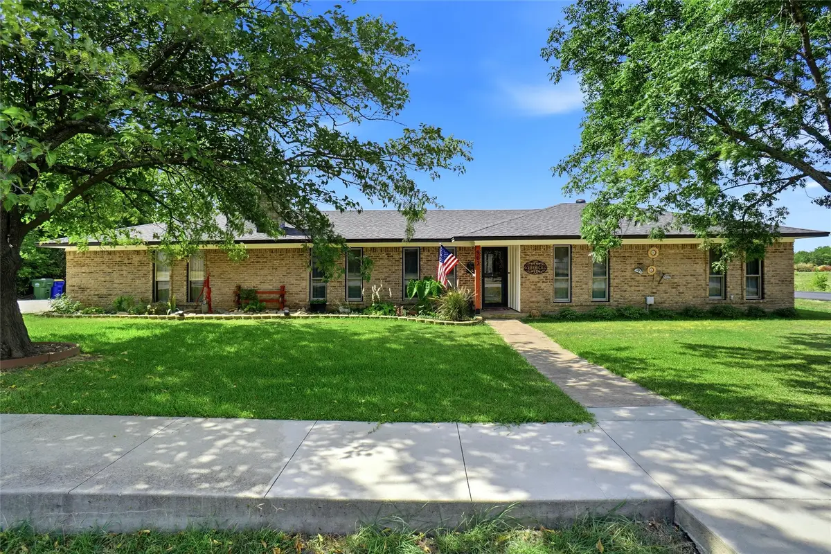 902 Meadowcreek Street, Krum, TX 76249 - #1