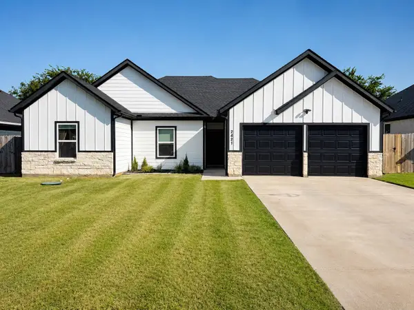 2421 Creek Drive, Granbury, TX 76048