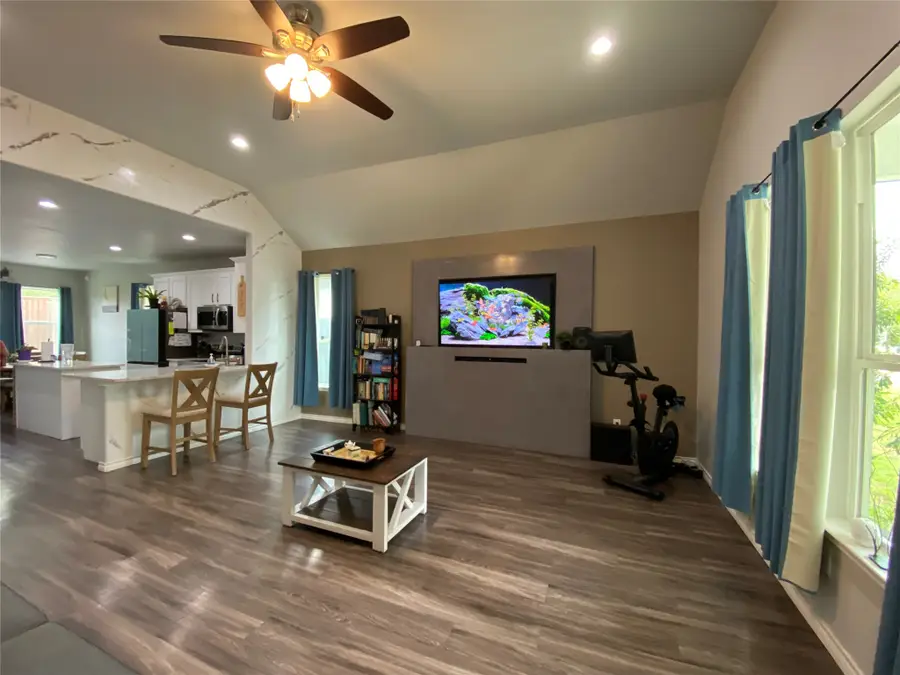 1410 E Royall Boulevard, Malakoff, TX 75148 - #3