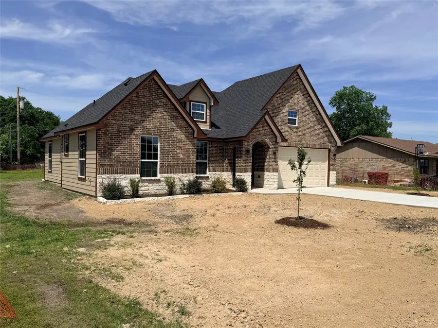 302 E Travis Street, Leonard, TX 75452 - #2