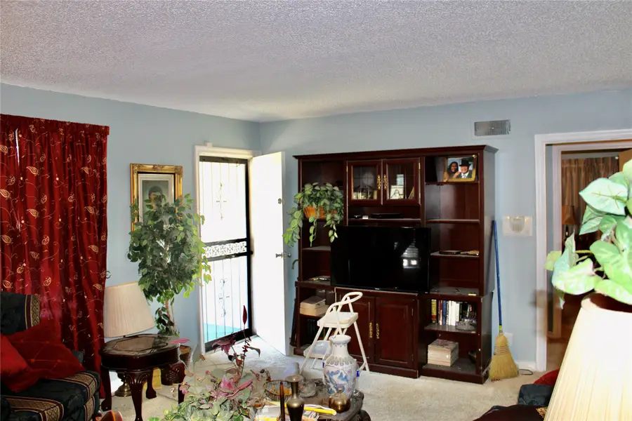 2406 E Illinois Avenue, Dallas, TX 75216 - #3