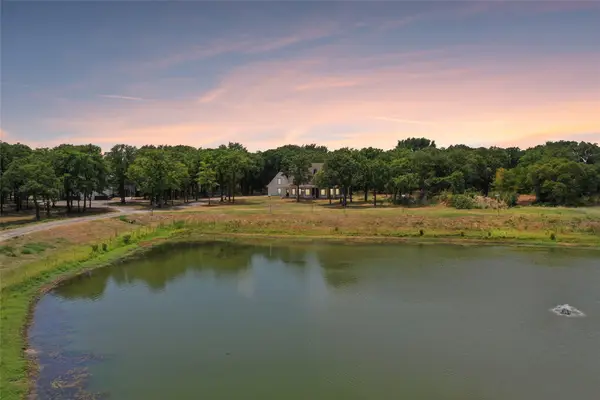 6586 Lone Star Lane, Aubrey, TX 76227