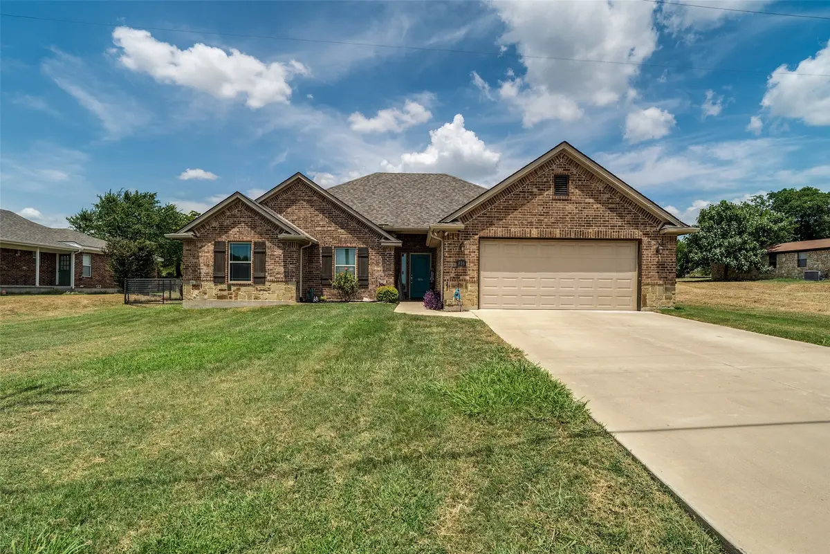 816 W Park Avenue, Weatherford, TX 76086 - #1
