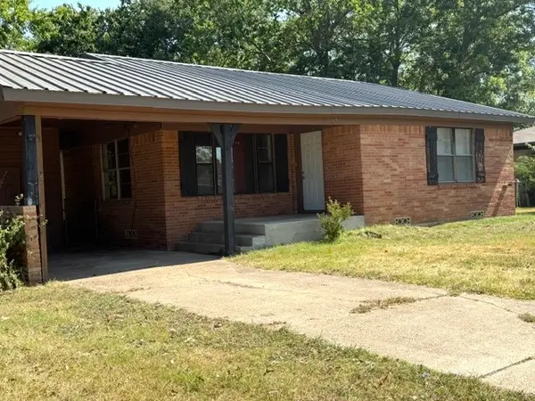 122 Gateway Street, Wills Point, TX 75169