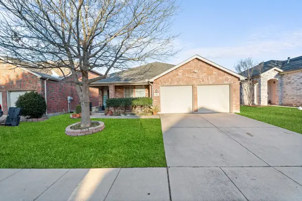 9225 Conestoga Drive, Fort Worth, TX 76131
