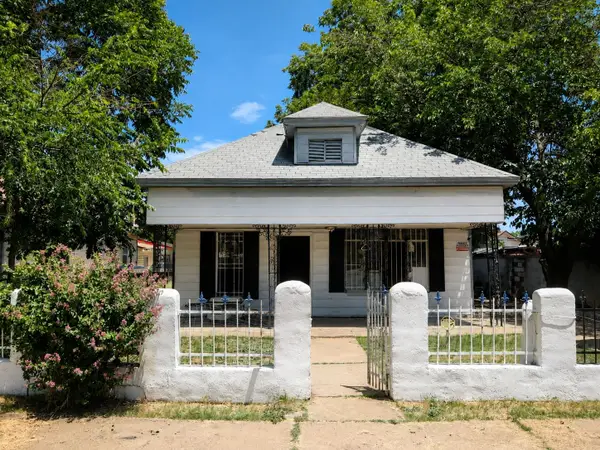 2206 Ross Avenue, Fort Worth, TX 76164