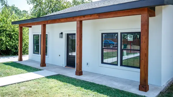 305 W Oak, Olney, TX 76374