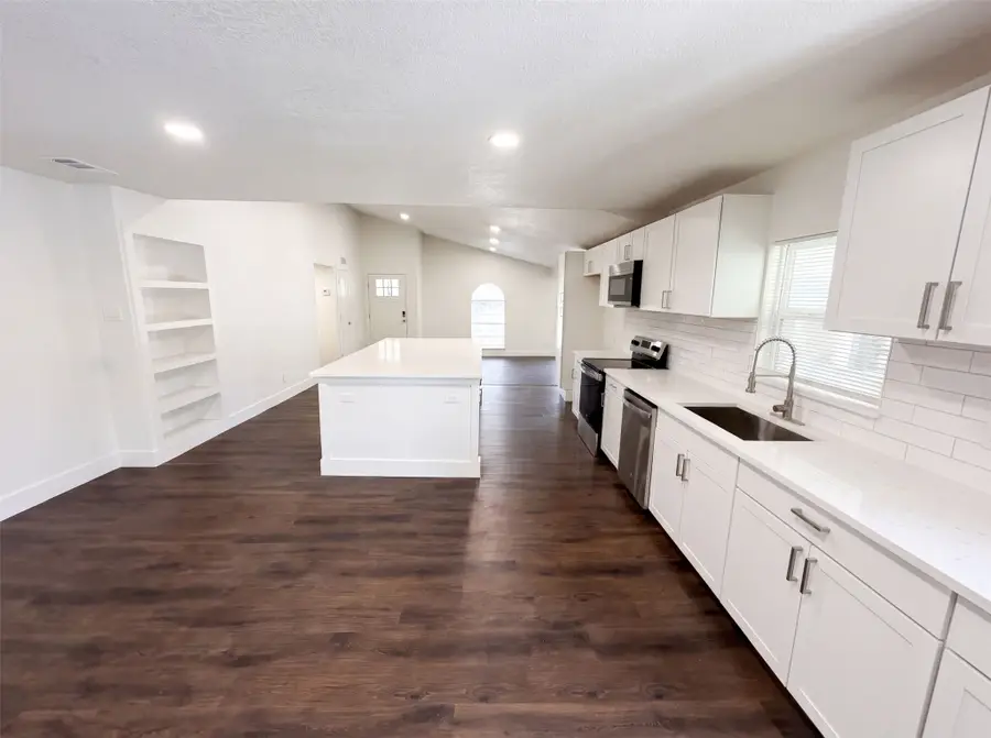 3111 Windsor Road, Carrollton, TX 75007 - #2