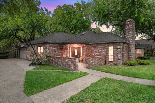 9605 Oak Springs Drive, Woodway, TX 76712