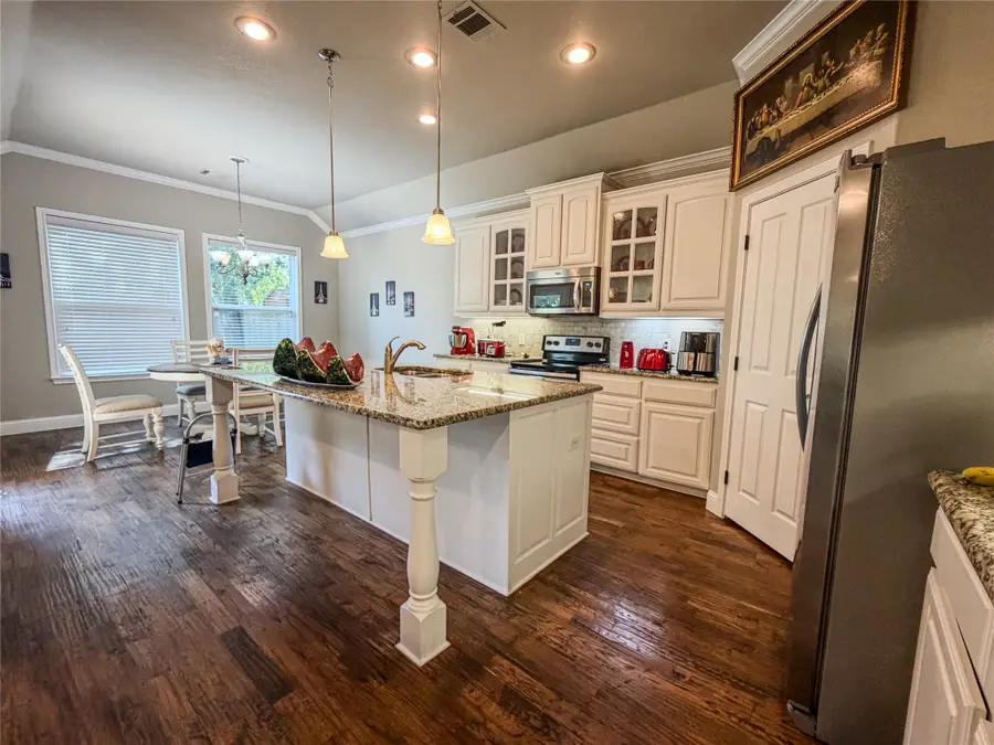 402 N Trinity Street, Decatur, TX 76234 - #3