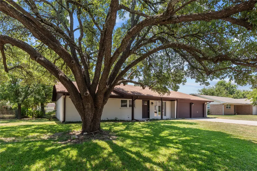 2008 Maplewood Drive, Gainesville, TX 76240 - #2