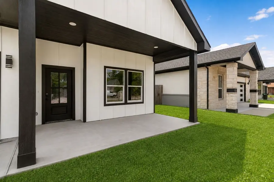 310 Dixon Street, Terrell, TX 75160 - #3