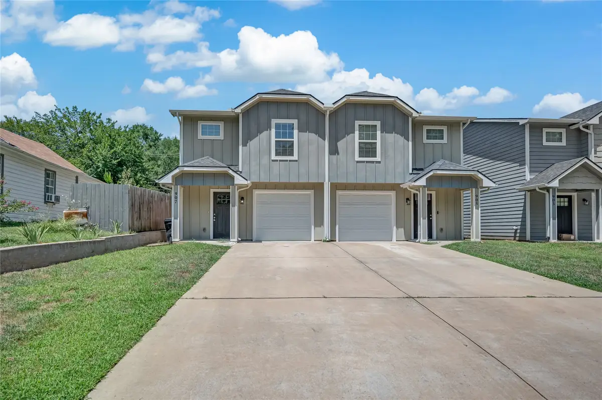 905-907 W Collins Street, Denison, TX 75020 - #1