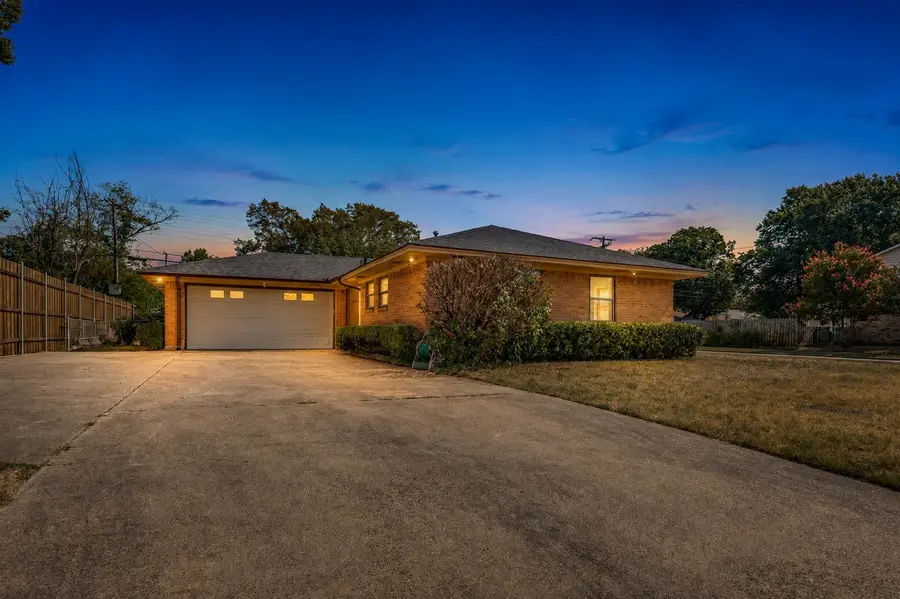 303 Merribrook Trail, Duncanville, TX 75116 - #2
