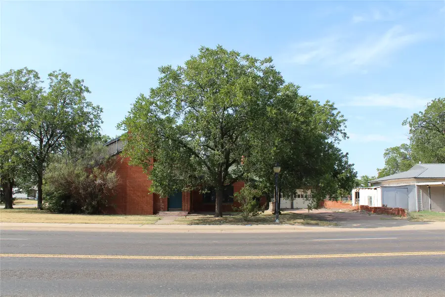 400 E Main Street, Knox City, TX 79529 - #2