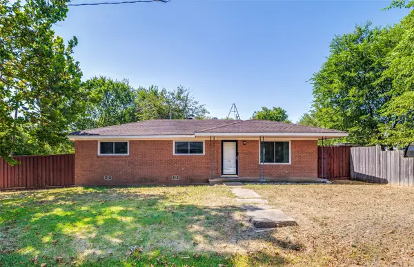 203 W College Street, Whitewright, TX 75491