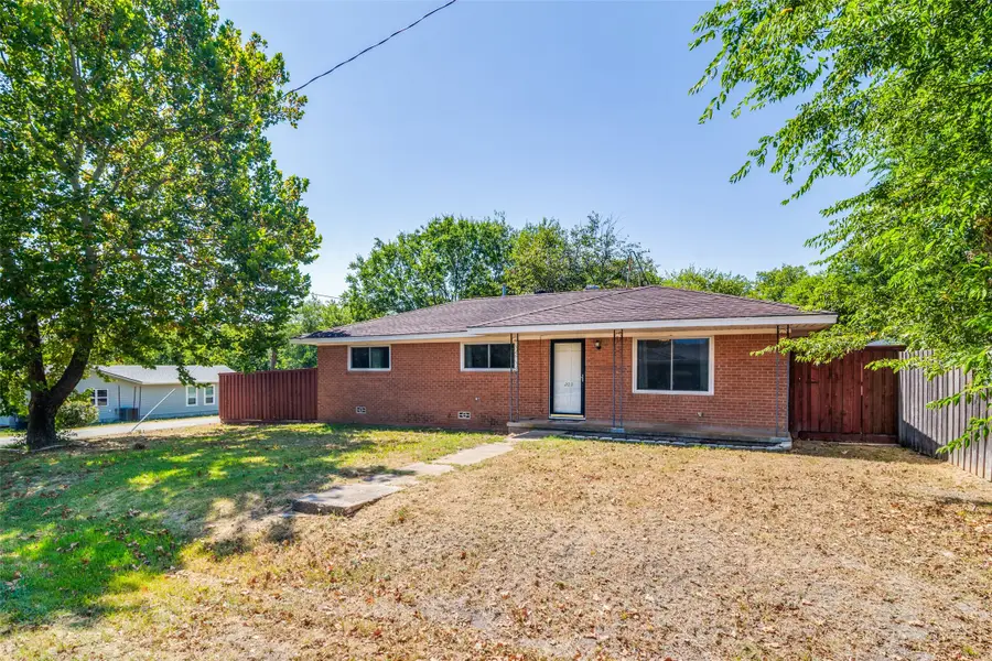 203 W College Street, Whitewright, TX 75491 - #2