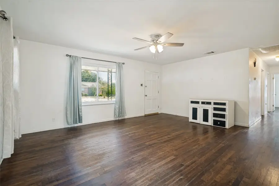 203 W College Street, Whitewright, TX 75491 - #3