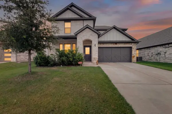 136 Camp Fire Drive, Waxahachie, TX 75165