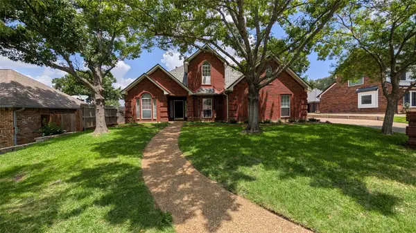 7525 Brentwood Court, North Richland Hills, TX 76182