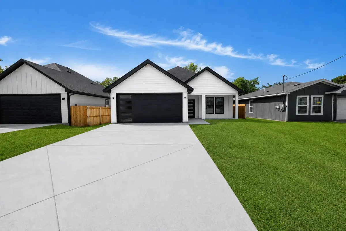 307 E 13th, Corsicana, TX 75110 - #1