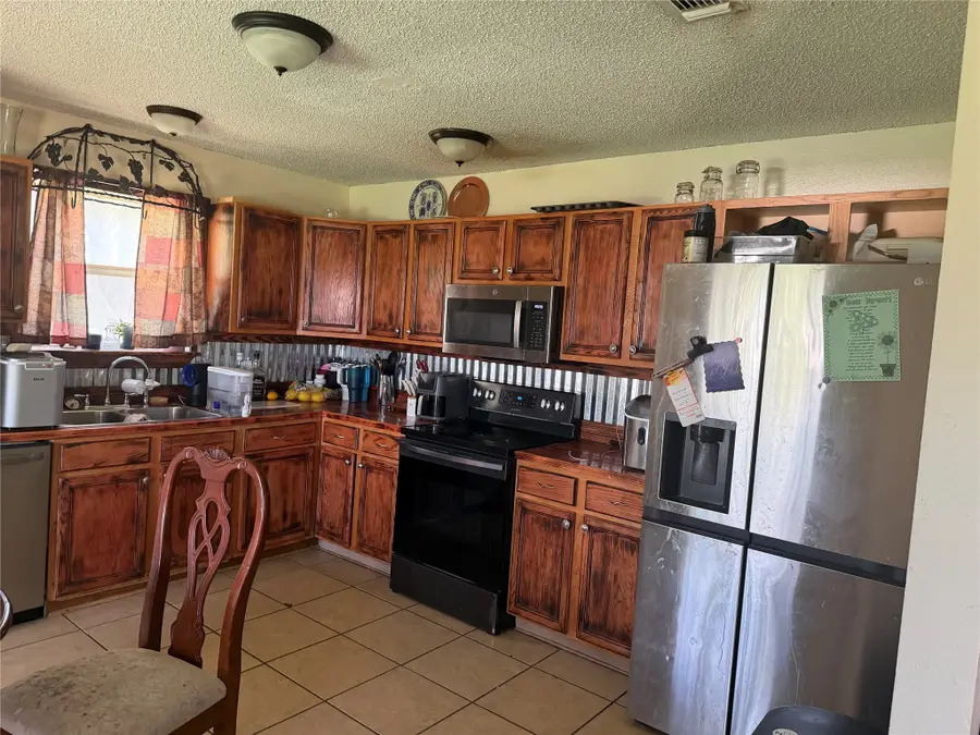 625 Linda Court, Joshua, TX 76058 - #2