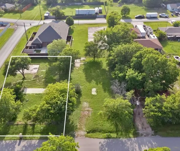 226 Carson Street, Red Oak, TX 75154