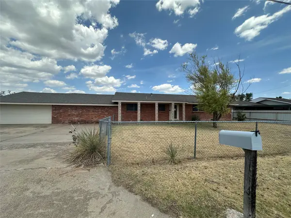 1308 Lion Street, Miami, TX 79059