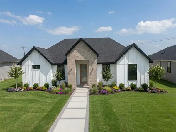 1636 W Wintergreen Road, Lancaster, TX 75134