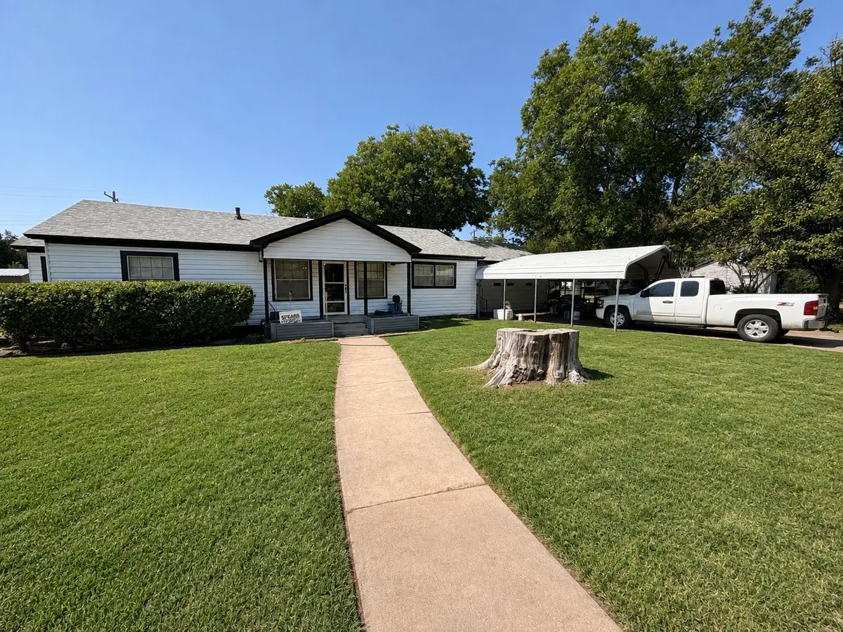 925 N 6th Street, Haskell, TX 79521 - #1