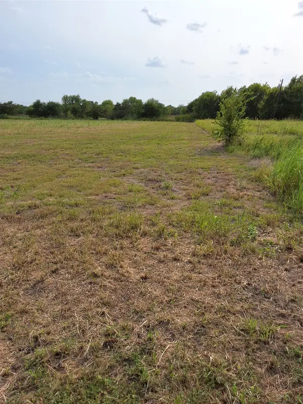000 S Commerce Street, Mart, TX 76664