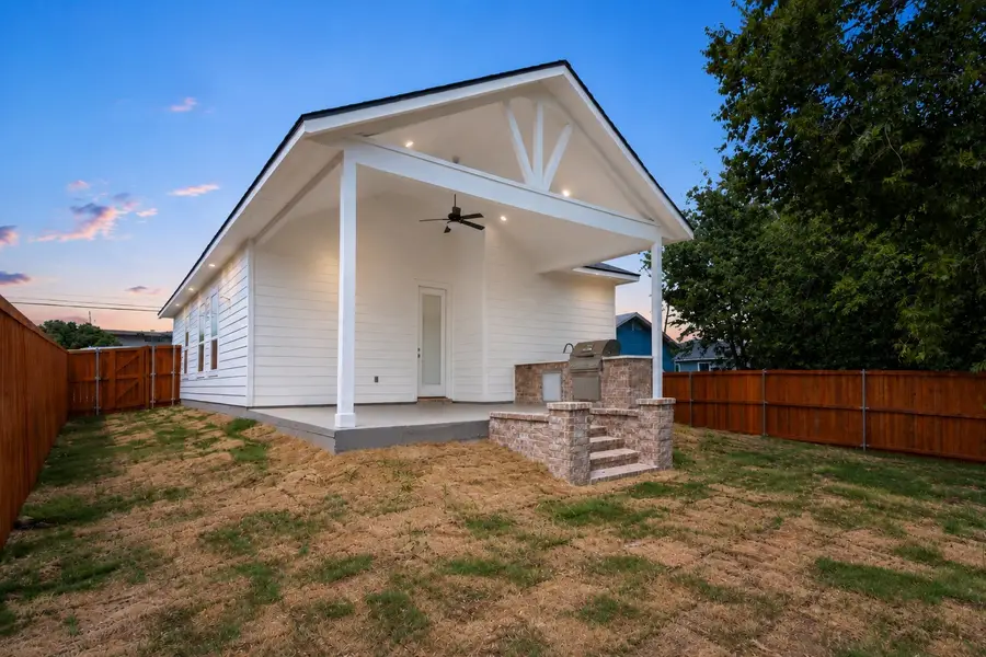 204 3rd Street, Hillsboro, TX 76645 - #2