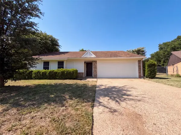 1713 Steinburg Lane, Fort Worth, TX 76134