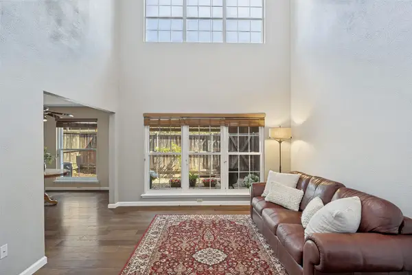12823 Burninglog Lane, Dallas, TX 75243