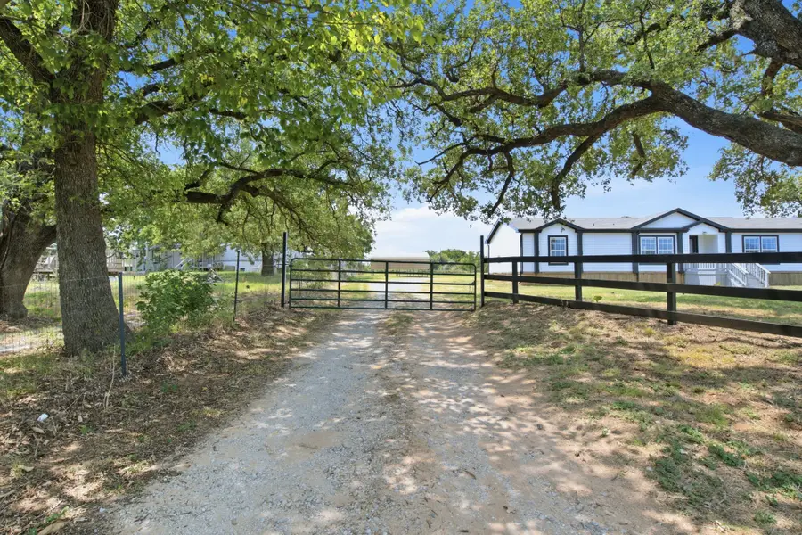 1040 Earp Road, Springtown, TX 76082 - #2