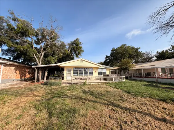 223 Avolyn Drive, Brownwood, TX 76801
