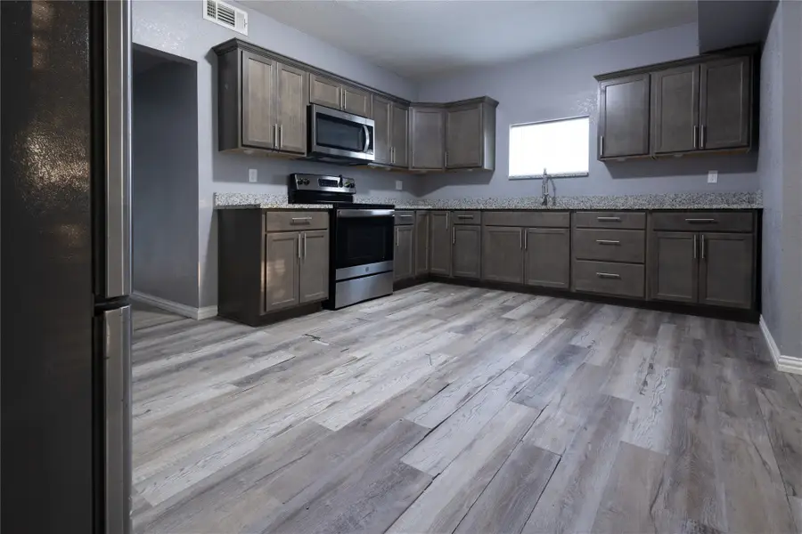 310 S Rusk Street, Groesbeck, TX 76642 - #3