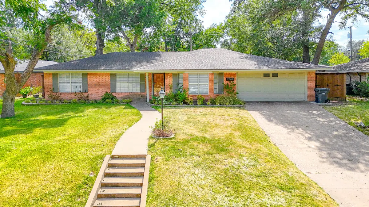 2002 Mimosa Drive, Corsicana, TX 75110 - #1