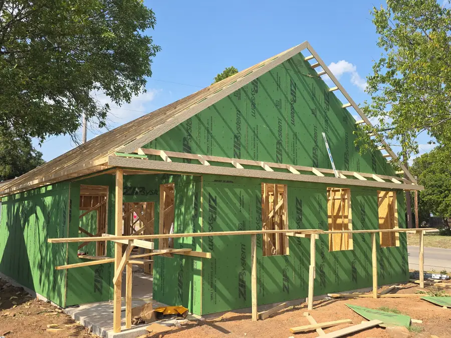 201 W Cherry Street, Nocona, TX 76255 - #3