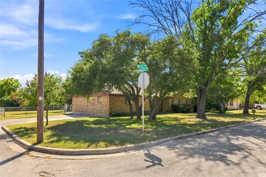 4309 9th Street, Brownwood, TX 76801 - #2