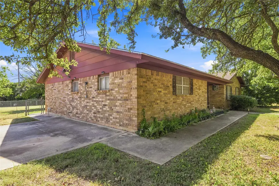 4309 9th Street, Brownwood, TX 76801 - #3