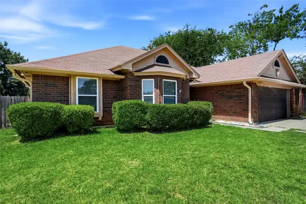 7108 Summerset Drive, Benbrook, TX 76126
