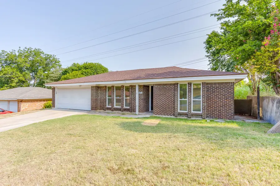 332 W Hallmark Drive, Fort Worth, TX 76134 - #3